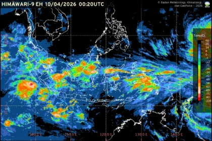 Prakiraan cuaca Indonesia 10 April 2026 didominasi hujan ringan dengan potensi petir di sejumlah kota besar.