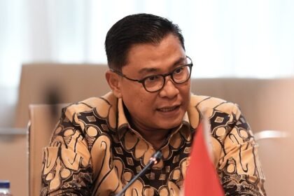 Kecelakaan KRL dan KA Argo Bromo Anggrek di Bekasi picu desakan DPR agar KNKT segera mengungkap penyebab pasti insiden.