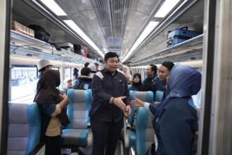 Kecelakaan kereta di Bekasi Timur memicu sorotan DPR terhadap operasional taksi asing Green SM yang diduga jadi pemicu awal insiden.