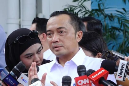 Pemerintah siapkan strategi untuk menekan dampak kenaikan harga komoditas global, termasuk bahan baku plastik.