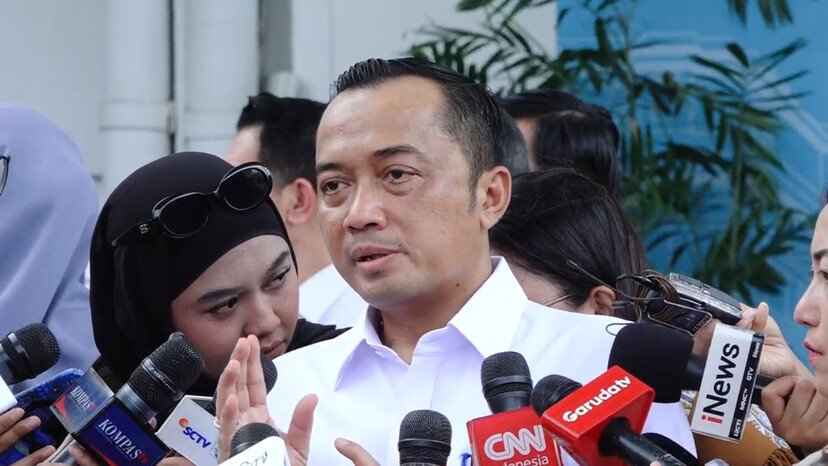 Pemerintah siapkan strategi untuk menekan dampak kenaikan harga komoditas global, termasuk bahan baku plastik.