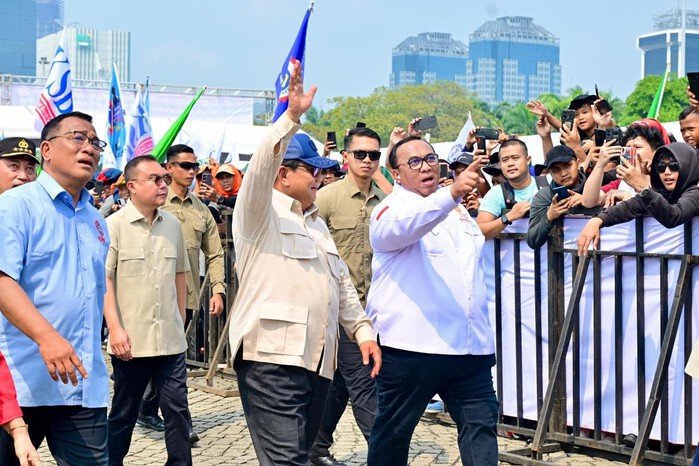 Presiden Prabowo Subianto siapkan kejutan kebijakan untuk buruh dan ojol di May Day 2026.