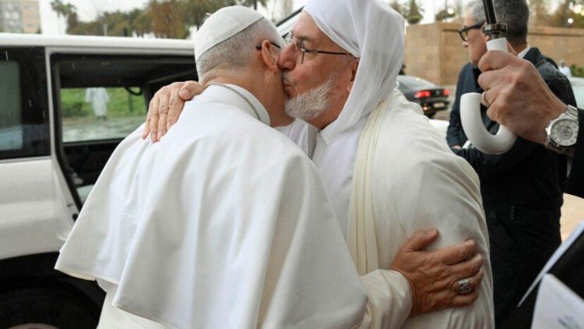 Paus Leo XIV memulai kunjungan apostolik di Aljazair dengan pesan kuat tentang perdamaian dan dialog lintas agama.