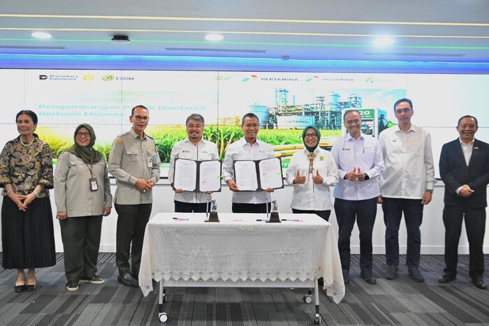 Pertamina memperkuat kolaborasi lintas industri untuk mempercepat pengembangan bioetanol nasional menuju target E20 tahun 2028.