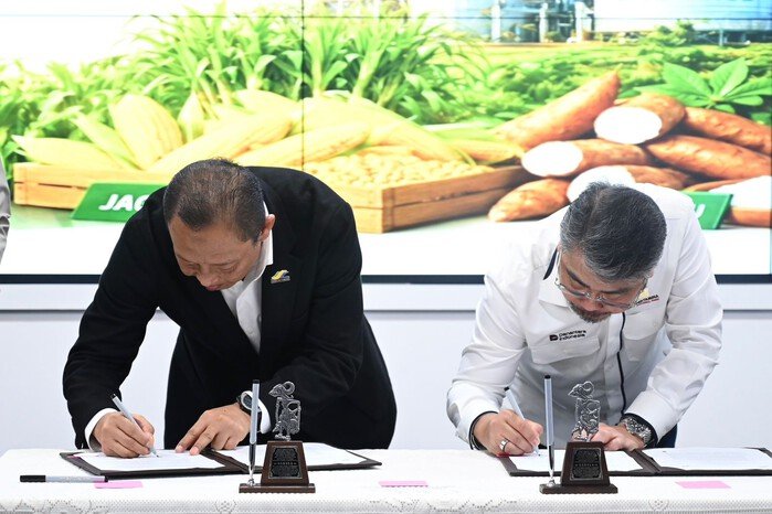 Genjot Target E20, Pertamina Perkuat Kolaborasi Pengembangan Bioetanol Domestik 3 Genjot Target E20, Pertamina Perkuat Kolaborasi Pengembangan Bioetanol Domestik