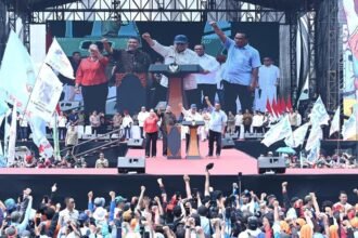 Prabowo Subianto dijadwalkan hadir dalam peringatan Hari Buruh 2026 di Monas sebagai simbol dukungan pemerintah terhadap buruh.