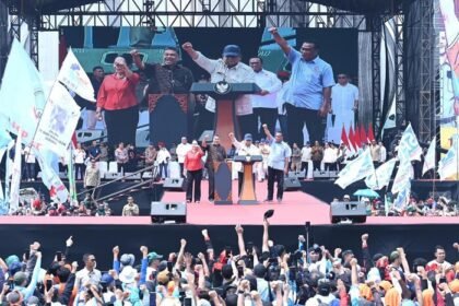Prabowo Subianto dijadwalkan hadir dalam peringatan Hari Buruh 2026 di Monas sebagai simbol dukungan pemerintah terhadap buruh.