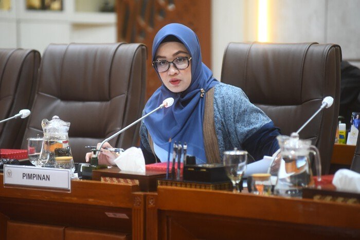 DPR dorong reformasi tata kelola PMI berbasis keadilan demi perlindungan menyeluruh pekerja migran Indonesia.