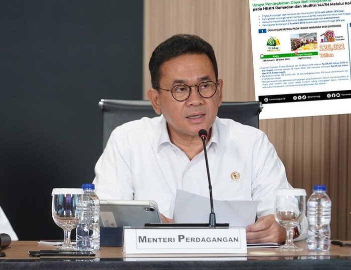 Menteri Perdagangan Budi Santoso saat meninjau aktivitas pasar yang mencerminkan penguatan Program Belanja Nasional 2026.