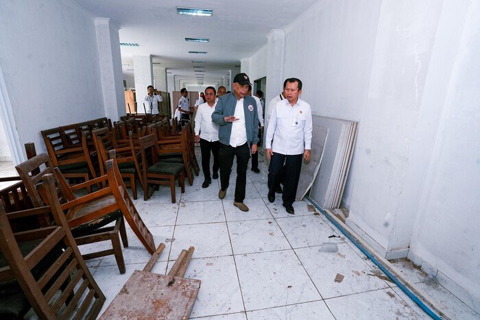 Wamensos Agus Jabo meninjau langsung kesiapan fasilitas PTDI–STTD Bekasi untuk mendukung percepatan program Sekolah Rakyat.