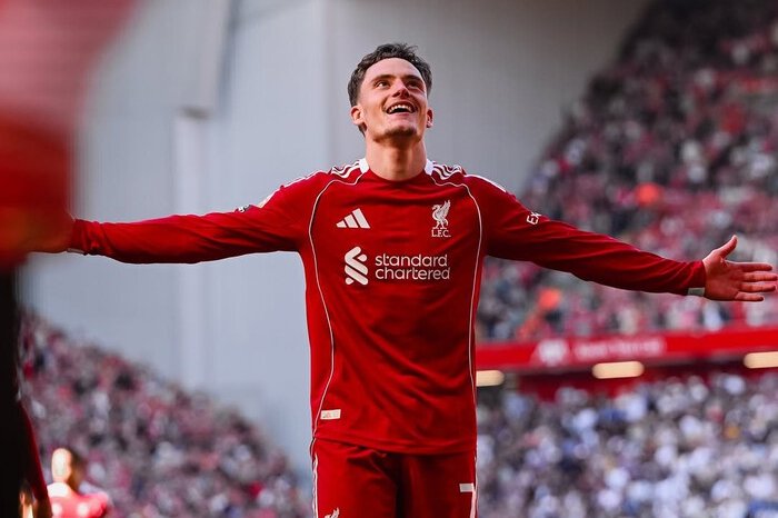 Liverpool menjaga momentum kemenangan usai menundukkan Crystal Palace 3-1 dalam lanjutan Liga Inggris di Anfield.