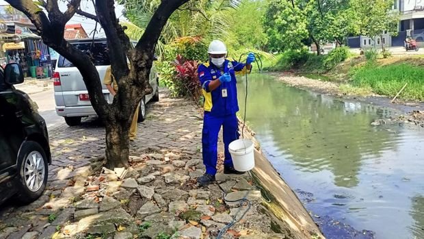Heboh Air Sungai Menghitam dan Berbau di Bekasi, Ini Hasil Temuan Sementara DLH