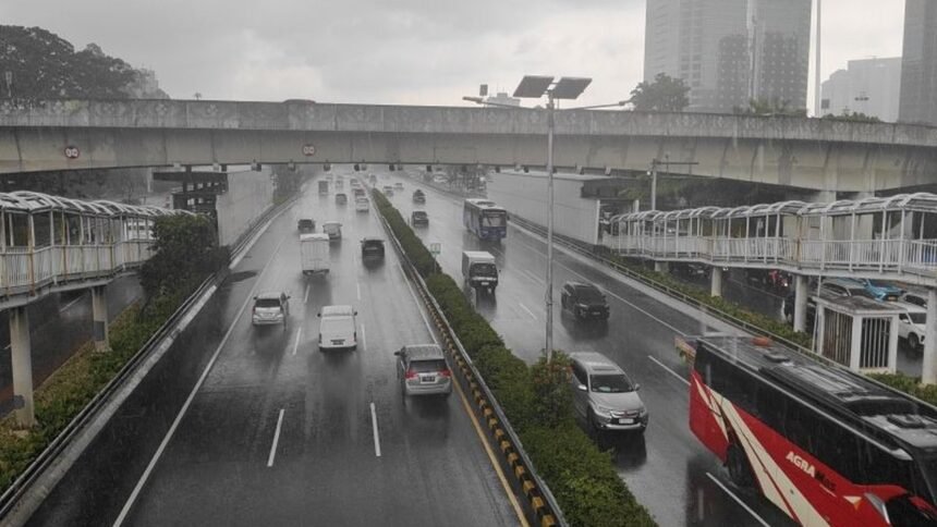 Prakira Cuaca 21 Mei, BMKG: Jakarta Berpotensi Dikepung Hujan Ringan