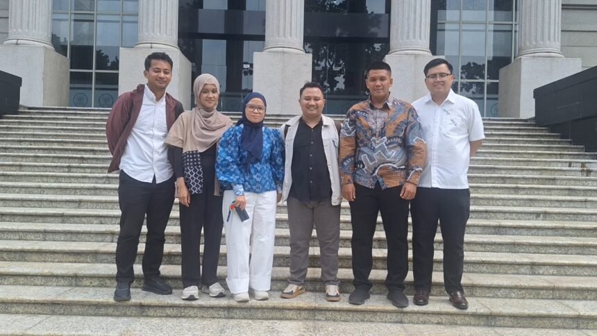 Keluarga Korban Dugaan Kekerasan Militer Serahkan Kesimpulan Uji UU Peradilan Militer ke MK