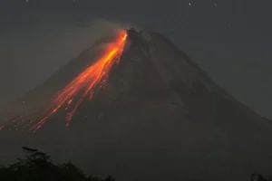 Merapi Luncurkan Awan Panas 2 Kilometer, BPPTKG Minta Warga Waspada