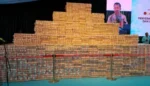 Penampakan Tumpukan Uang Rp10 Triliun yang Diserahkan Satgas PKH ke Pemerintah