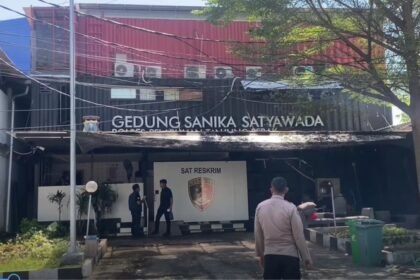 Polres Pelabuhan Tanjung Perak Diamuk Si Jago Merah