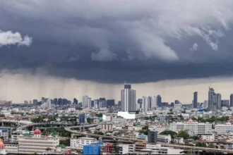 Prakira Cuaca 13 Mei, BMKG: Hujan Ringan Guyur Tiga Wilayah pada Sore Hari