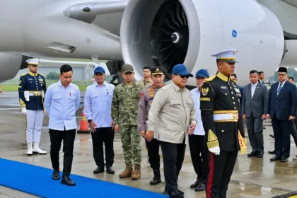 Presiden Prabowo Kembali dari Prancis, Disambut Gibran di Halim Usai Lawatan Diplomatik