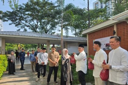 Iduladha 1447 H, Patra Cirebon Hotel Salurkan 200 Paket Daging Kurban