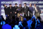 Daftar Lengkap Pemenang AMA 2026: BTS Sabet Artist of the Year, KATSEYE Jadi New Artist