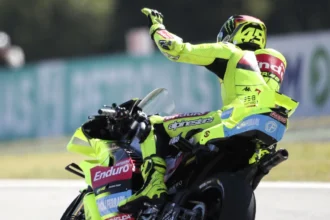 Hasil Lengkap MotoGP Catalunya 2026: Diggia Menang Dramatis dan Ancaman Sanksi Masal Tekanan Ban