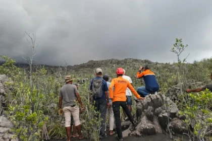 Erupsi Gunung Dukono Renggut 3 Pendaki, Evakuasi Terhalang Hujan Abu dan Batu