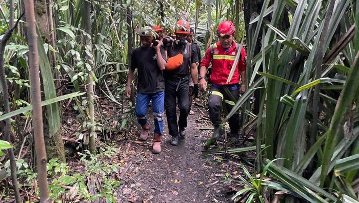 Jenazah Pendaki Singapura Korban Erupsi Gunung Dukono Ditemukan Tak Utuh Tertimbun Batu Raksasa