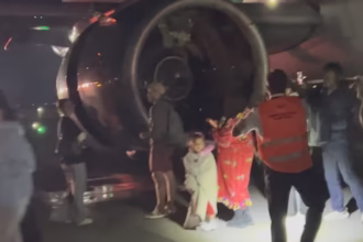 Ngeri! Pesawat Frontier Airlines Tabrak Pria yang Menyusup di Runway Hingga Mesin Terbakar