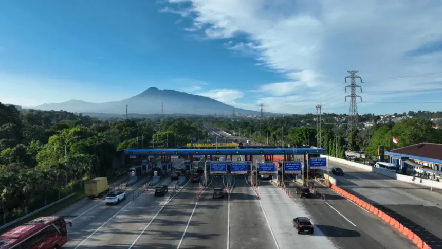 Jabotabek Ditinggal Warga, 321 Ribu Kendaraan Lewati Tol Menuju Jawa Tengah