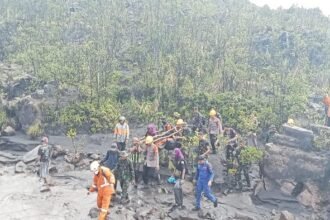 Jasad Dua Warga Singapura Berhasil Dievakuasi dari Timbunan Material Gunung Dukono