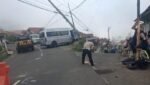 Hiace Wisatawan Singapura Rem Blong dan Hantam 4 Mobil di Jalur Bromo, 8 Orang Luka-luka