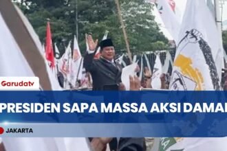 Presiden Prabowo Sapa Massa Aksi Damai di Depan Gedung DPR RI