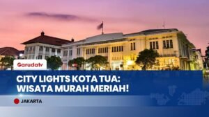 Seru Banget! Vibes Malam Minggu di Kota Tua Jakarta, Naik Ontel Keliling Bangunan Ikonik!