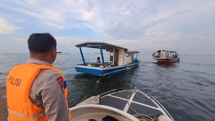 Detik-detik Mencekam di Tanjung Priok: Kapal Bocor Hampir Tenggelam, 11 Nyawa Berhasil Diselamatkan