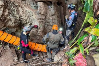 Merangkak di Celah 50 cm, Tim Penyelamat Temukan 5 Korban yang Seminggu Terperangkap di Gua