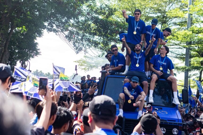 Piala Dunia Lewat! Fanatisme Bobotoh Bikin Penjualan Jersei Persib Meroket 100 Persen