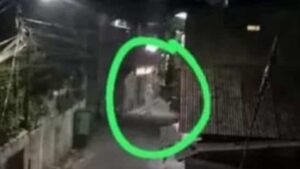 Plot Twist Teror Mistis Pocong Bergolok : Ternyata Hoaks, Cuma Pengamen yang Haus
