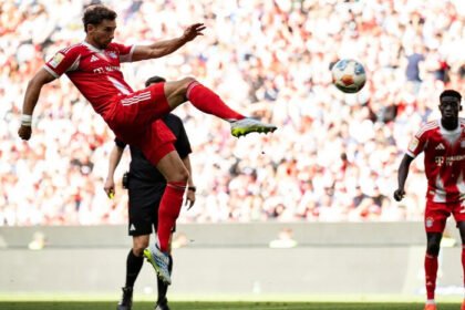 Perpisahan elegan Leon Goretzka dari Bayern Munich dikemas dalam pesta 'White Party' eksklusif jelang kepindahan ke klub baru.