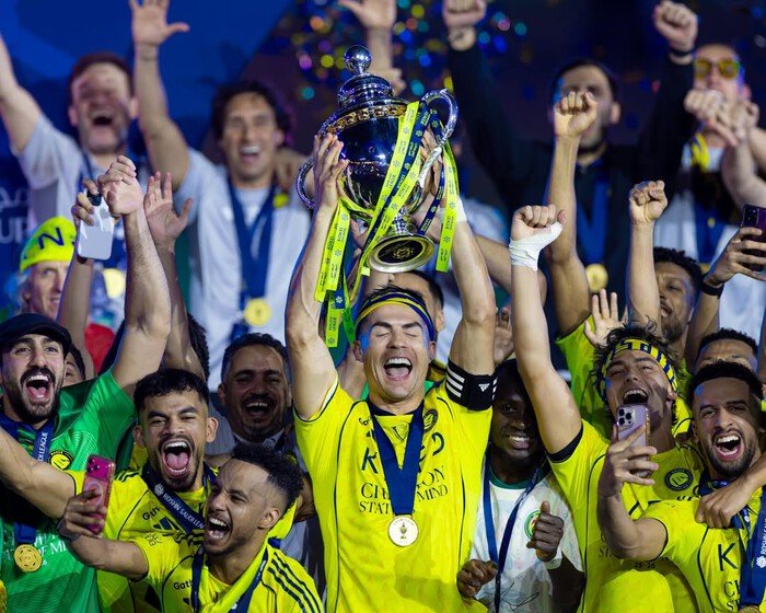 Cristiano Ronaldo akhirnya membawa Al Nassr meraih gelar Liga Pro Saudi setelah kemenangan telak 4-1 atas Damac pada laga terakhir musim.