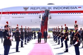 Presiden Prabowo Subianto tiba di Paris untuk menjalani kunjungan kenegaraan yang difokuskan pada penguatan kerja sama pertahanan, energi, investasi, hingga teknologi antara Indonesia dan Prancis.