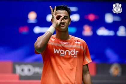 Dua harapan Indonesia di semifinal Singapore Open 2026 siap tempur hari ini! Alwi Farhan dan Fajar/Fikri berburu tiket final dalam duel panas melawan lawan tangguh.