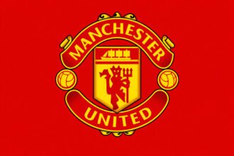 Manchester United incar dua bek Eropa untuk memperkuat lini pertahanan jelang musim Liga Champions.
