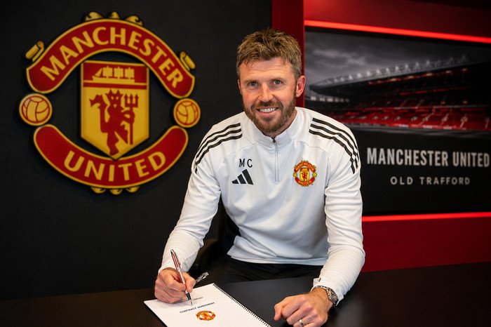 Manchester United dikabarkan tengah menyusun langkah besar di bursa transfer dengan membidik dua gelandang sekaligus senilai total sekitar Rp2,6 triliun demi memperkuat skuad era