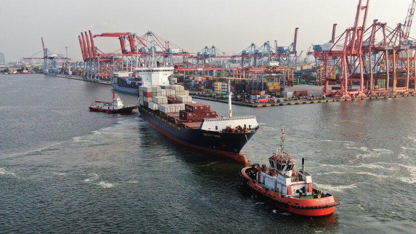 Dumai diproyeksikan menjadi pusat transshipment baru Indonesia di Selat Malaka untuk memperkuat posisi dalam rantai logistik global.
