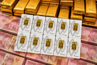 Harga emas Antam hari ini turun Rp12.000 per gram, simak rincian lengkap dan ketentuan pajaknya.