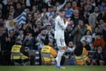 PSG mulai bergerak mengincar Federico Valverde di tengah konflik internal Real Madrid, sementara klub-klub Inggris ikut bersiap dalam perburuan gelandang serbabisa tersebut.