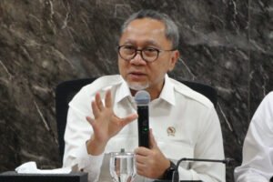 Menko Pangan Zulkifli Hasan menjelaskan peran strategis KDKMP dalam memperkuat ekonomi desa dan melindungi petani dari tengkulak.