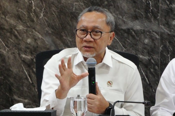 Menko Pangan Zulkifli Hasan menjelaskan peran strategis KDKMP dalam memperkuat ekonomi desa dan melindungi petani dari tengkulak.