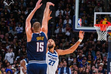 Spekulasi masa depan Nikola Jokic mencuat usai Denver Nuggets tersingkir dini dari playoff NBA 2026, membuka peluang transfer besar yang bisa mengubah peta kekuatan liga.